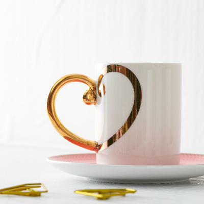 Red Unique Fox Decal Design Ceramic Coffee Cup And Saucer With Golden Handle